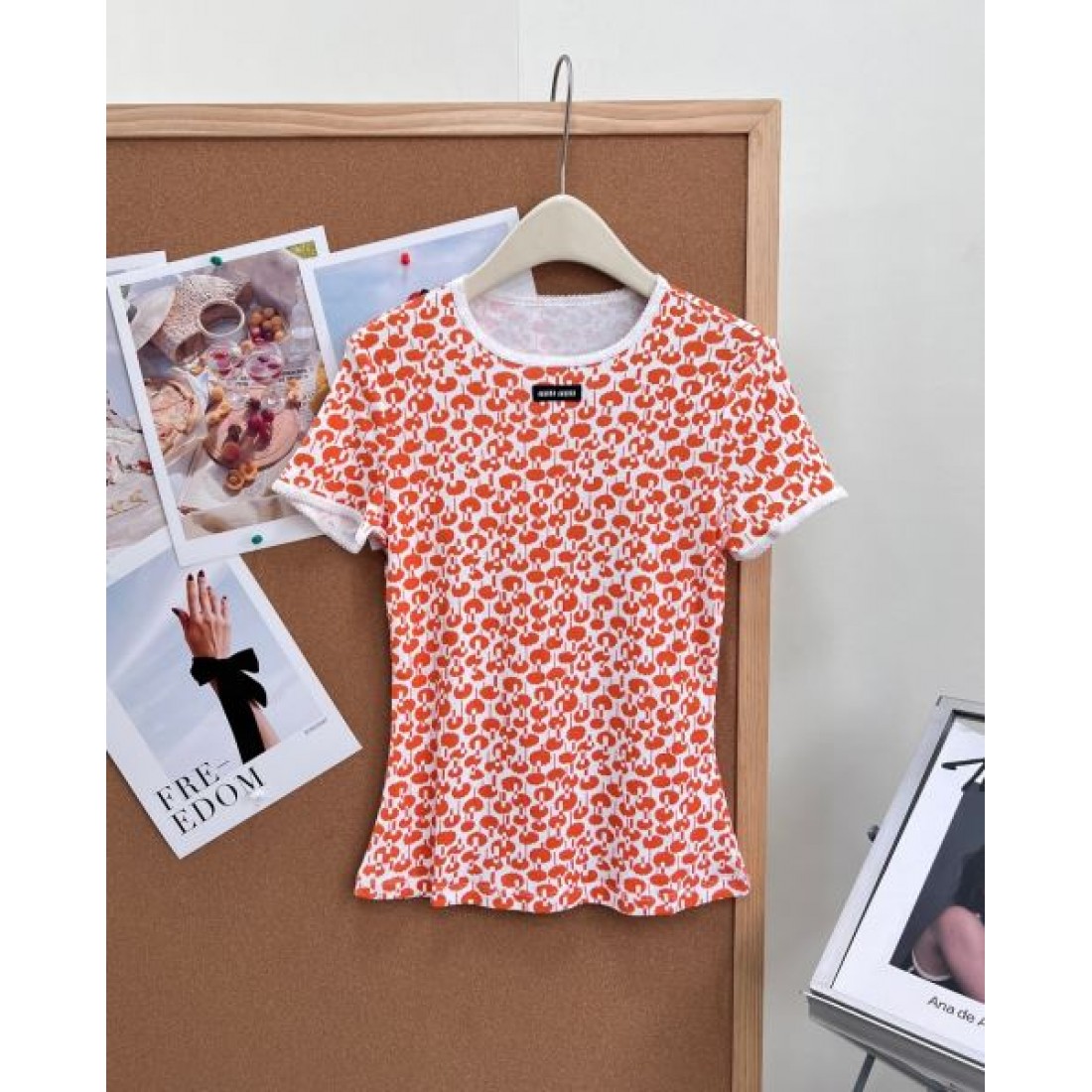レトロガーリー 総柄プリント MIU MIU ミュウミュウ コピー 半袖Tシャツ ガーリーカジュアル