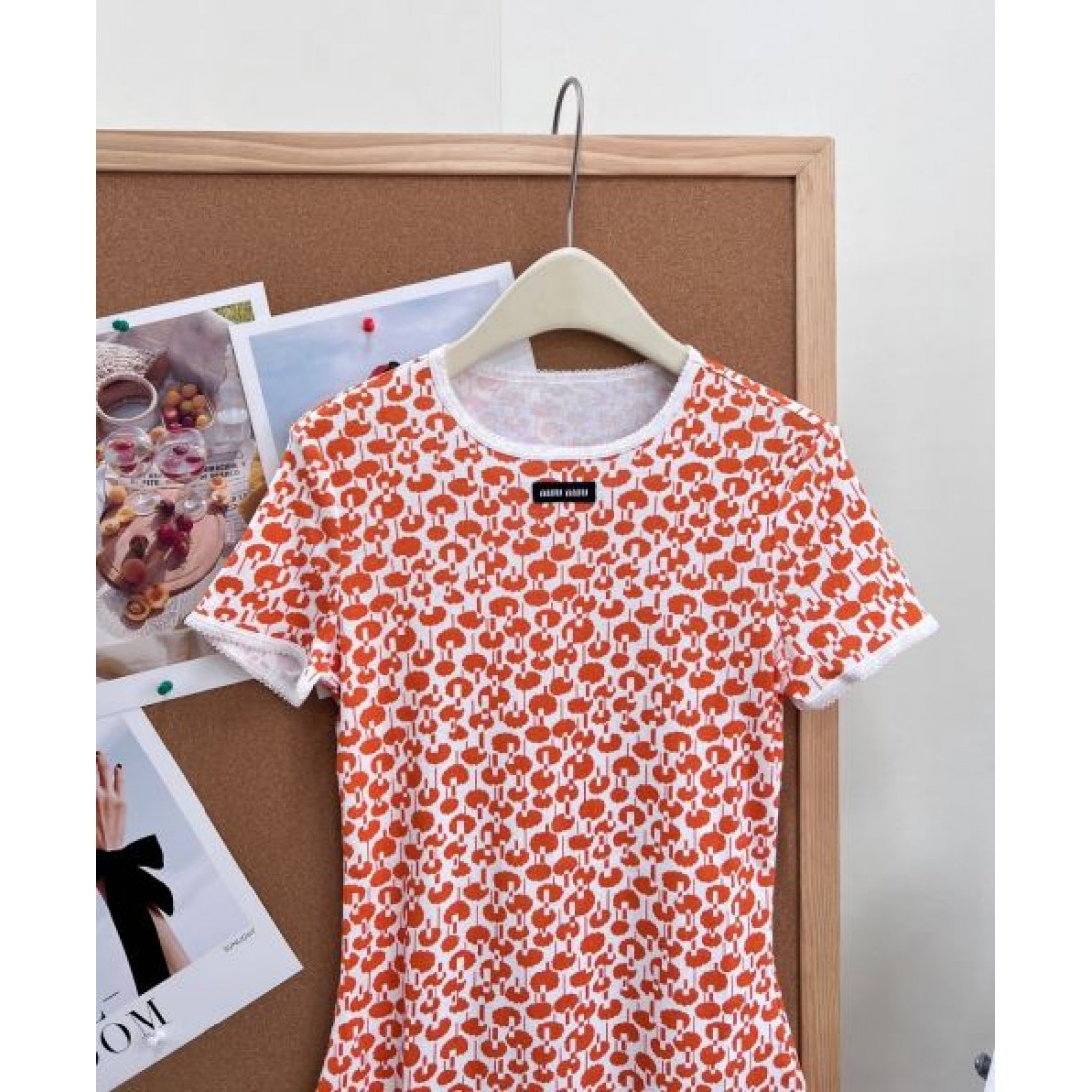 レトロガーリー 総柄プリント MIU MIU ミュウミュウ コピー 半袖Tシャツ ガーリーカジュアル
