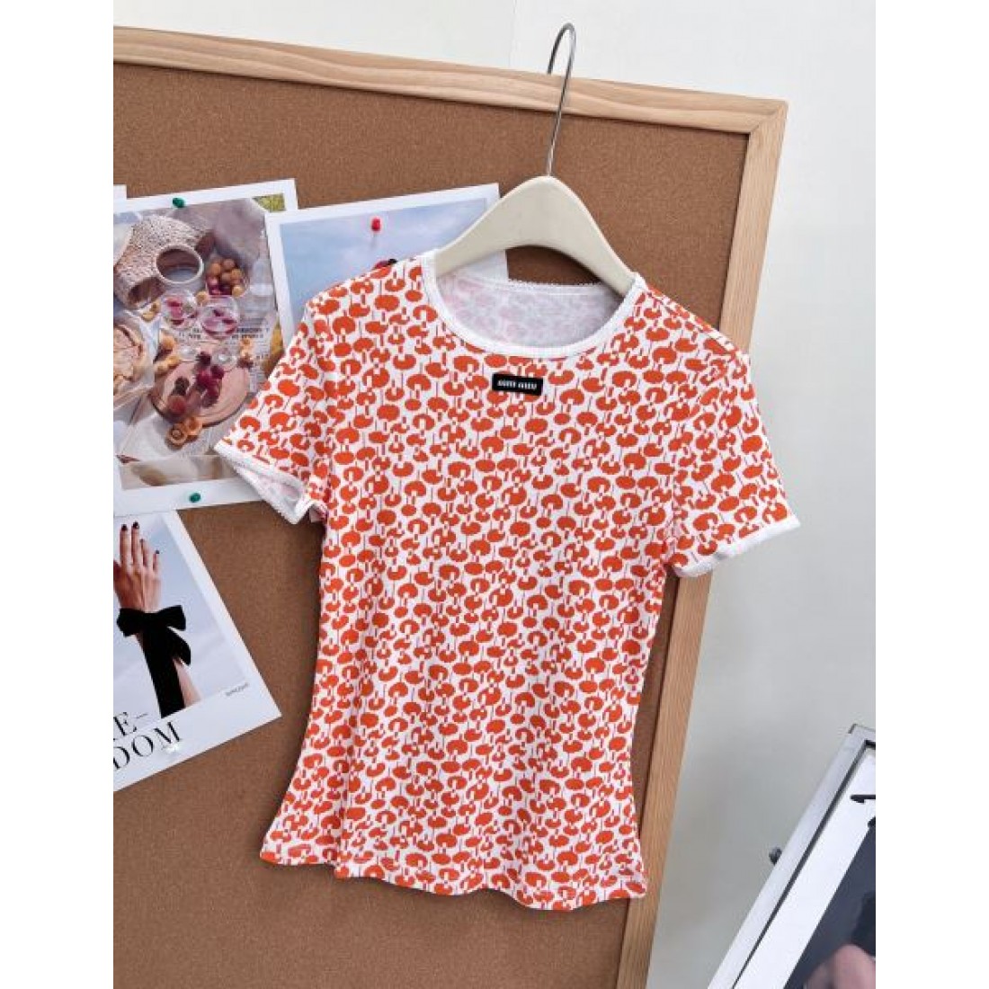 レトロガーリー 総柄プリント MIU MIU ミュウミュウ コピー 半袖Tシャツ ガーリーカジュアル