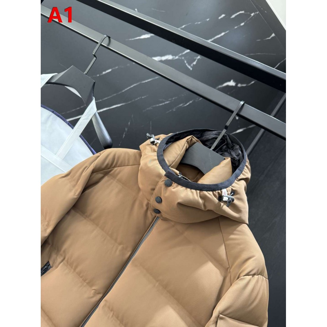 ブラック・キャメル アーバンウィンター MONCLER モンクレール コピー パファージャケット レイヤードスタイル