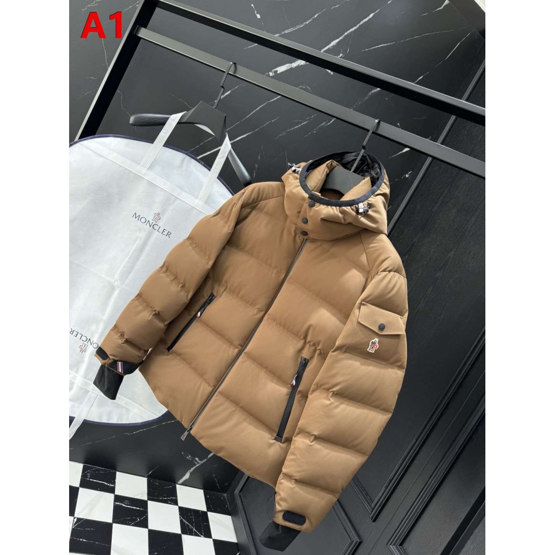 ブラック・キャメル アーバンウィンター MONCLER モンクレール コピー パファージャケット レイヤードスタイル