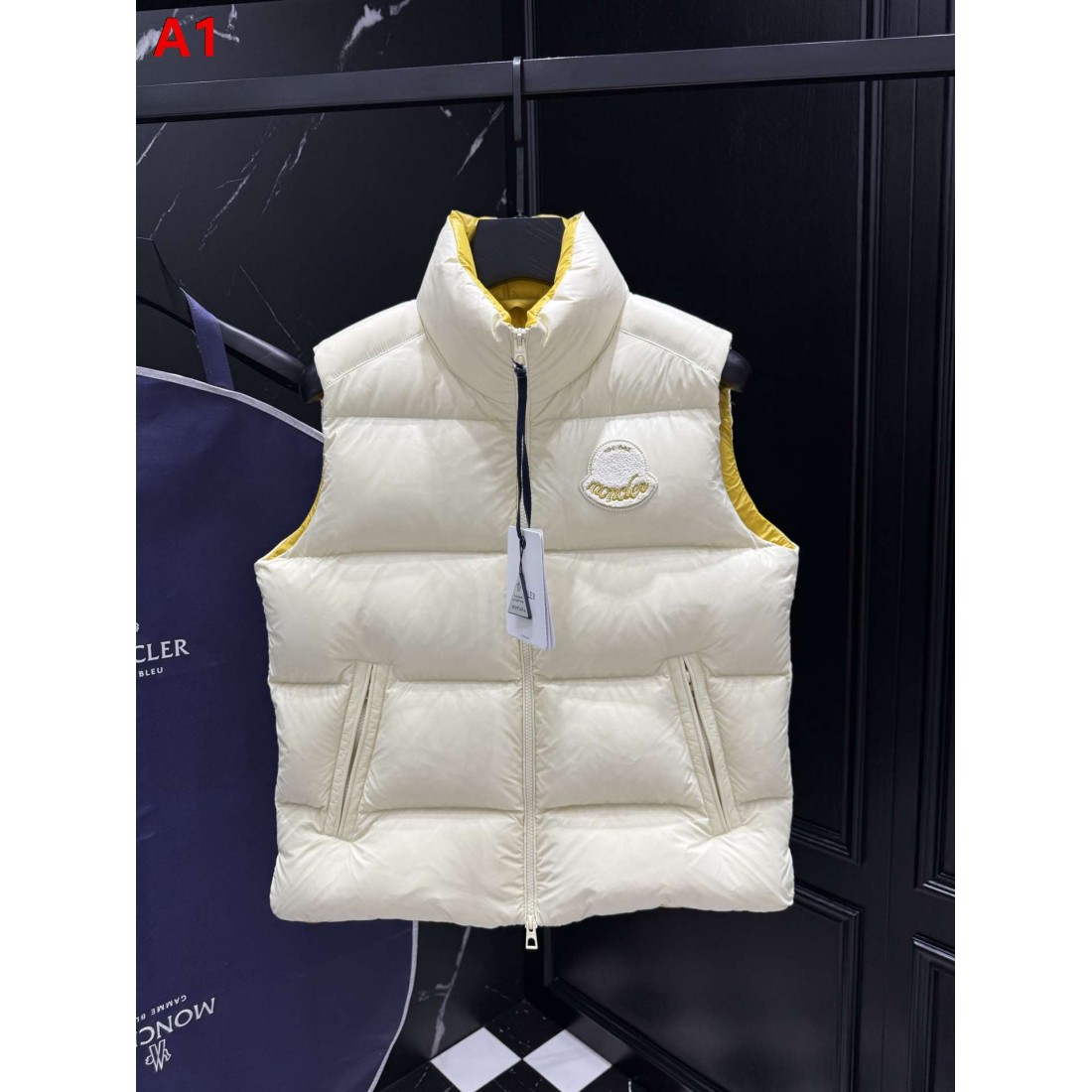 スポーティー コントラストカラー仕様 MONCLER モンクレール コピー パファーベスト デイリーカジュアル