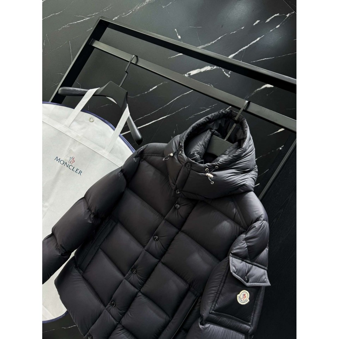 配色ショルダー テックアクセント フード付き MONCLER モンクレール コピー ダウンジャケット アーバンスポーツ