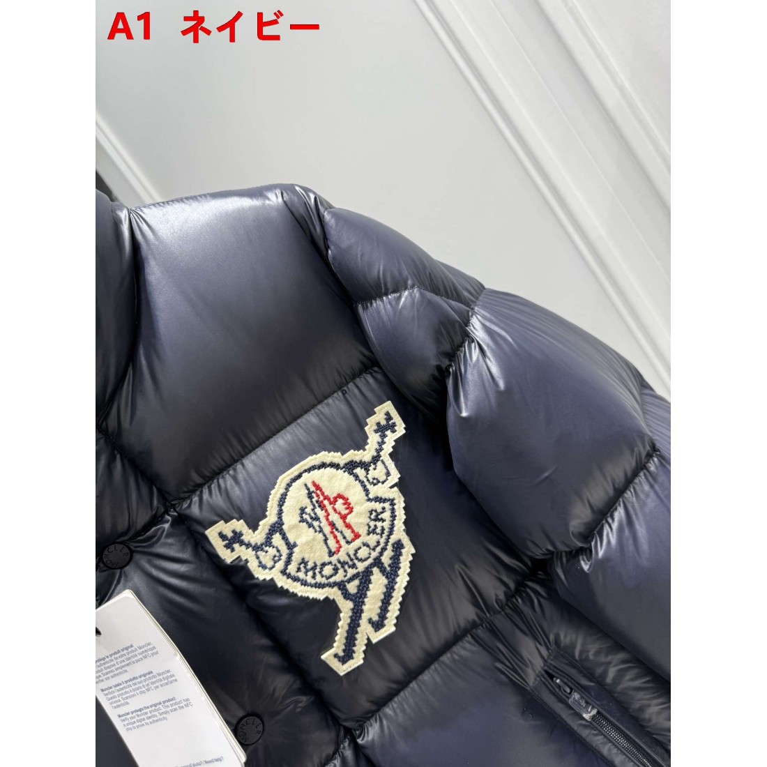 シャイニー仕様 アイコンワッペン フード付き MONCLER モンクレール コピー ダウンジャケット アーバンストリート