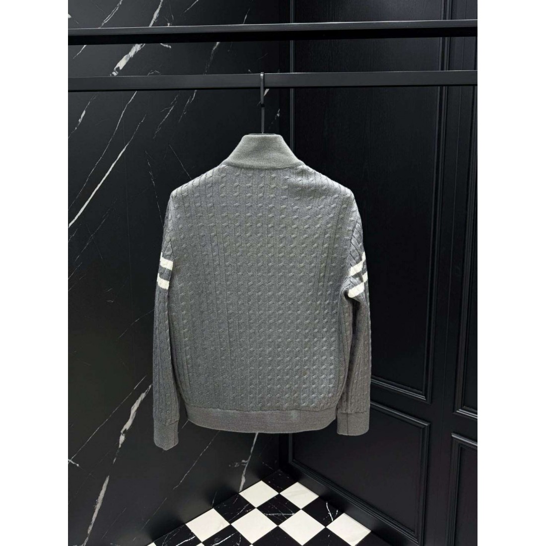 スポーティーライン コントラストデザイン MONCLER モンクレール コピー パファージャケット カレッジスポーツ