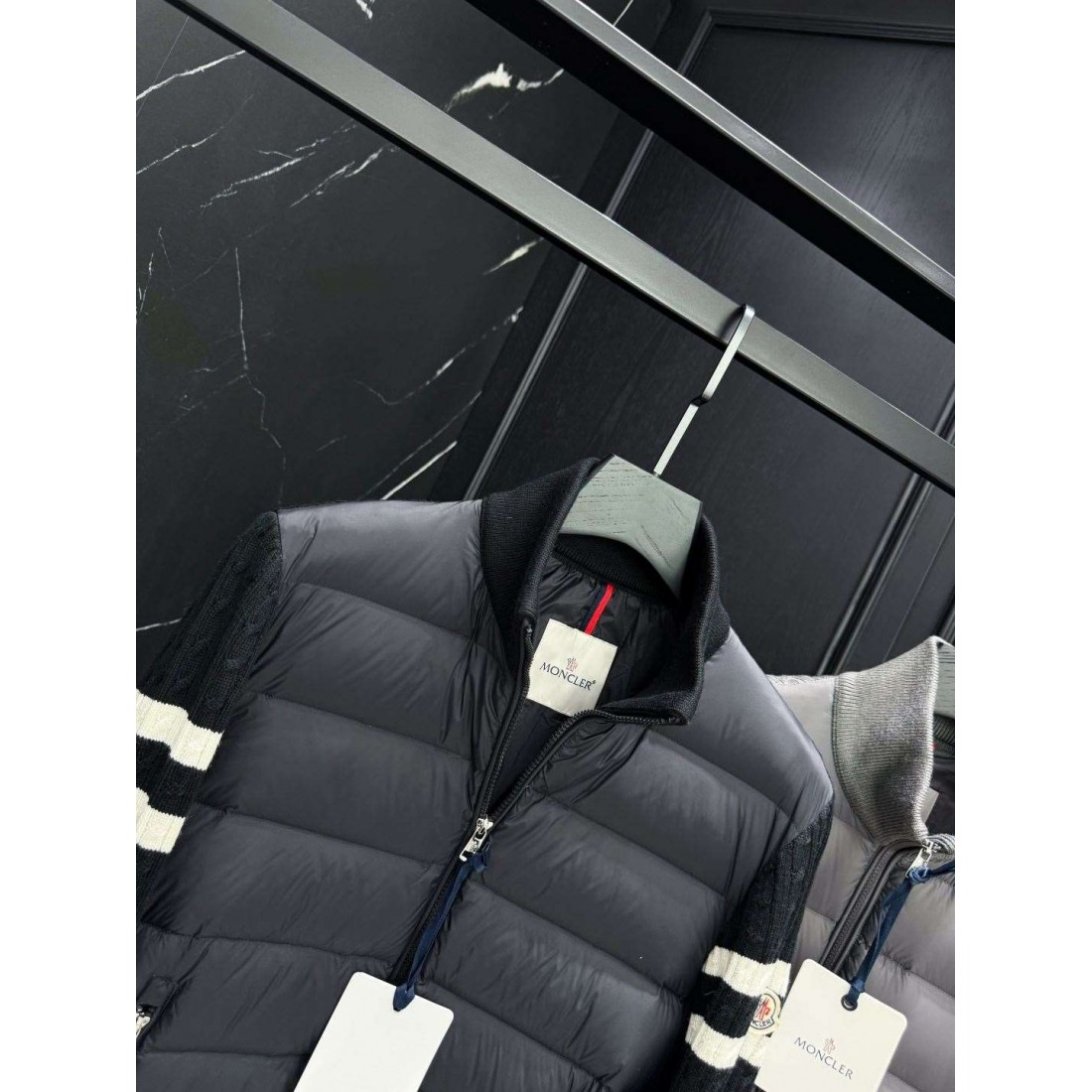 スポーティーライン コントラストデザイン MONCLER モンクレール コピー パファージャケット カレッジスポーツ