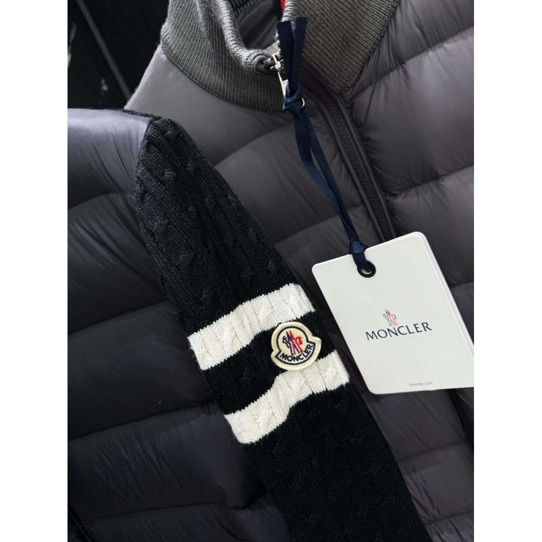 スポーティーライン コントラストデザイン MONCLER モンクレール コピー パファージャケット カレッジスポーツ