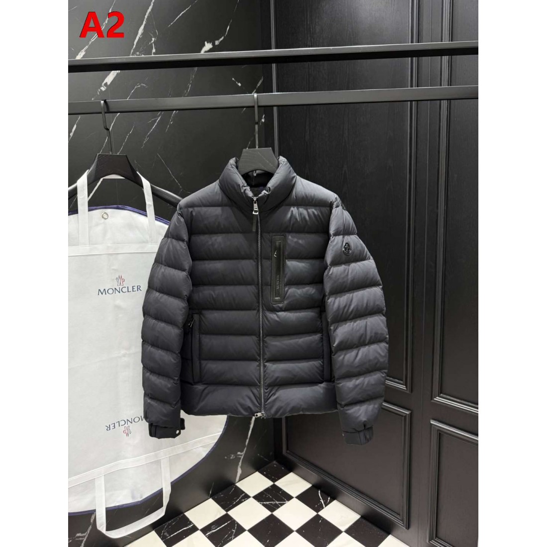 都会派 ミニマルスポーツ仕様 ショートダウン MONCLER モンクレール コピー ダウンジャケット デイリーカジュアル