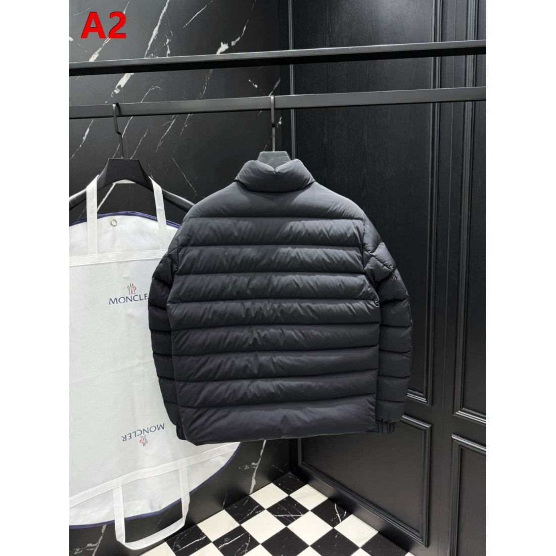 都会派 ミニマルスポーツ仕様 ショートダウン MONCLER モンクレール コピー ダウンジャケット デイリーカジュアル
