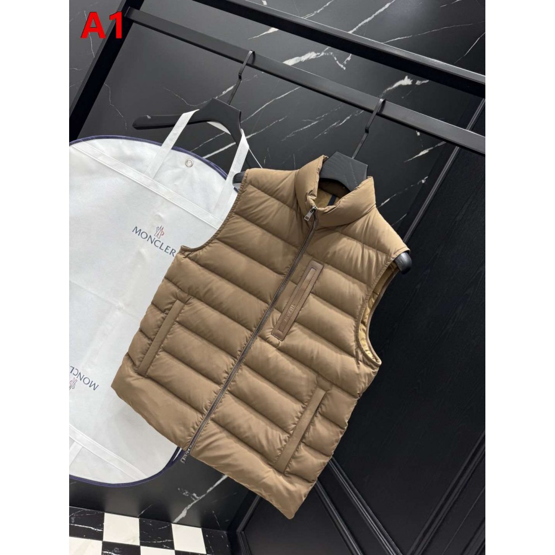 軽快レイヤード ショートシルエット MONCLER モンクレール コピー パファーベスト デイリーカジュアル