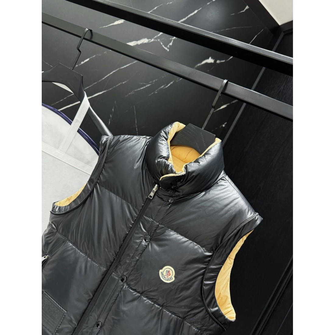 着回し自在 モンクレール 激安 2WAYダウンジャケット MONCLER デタッチャブルスリーブ
