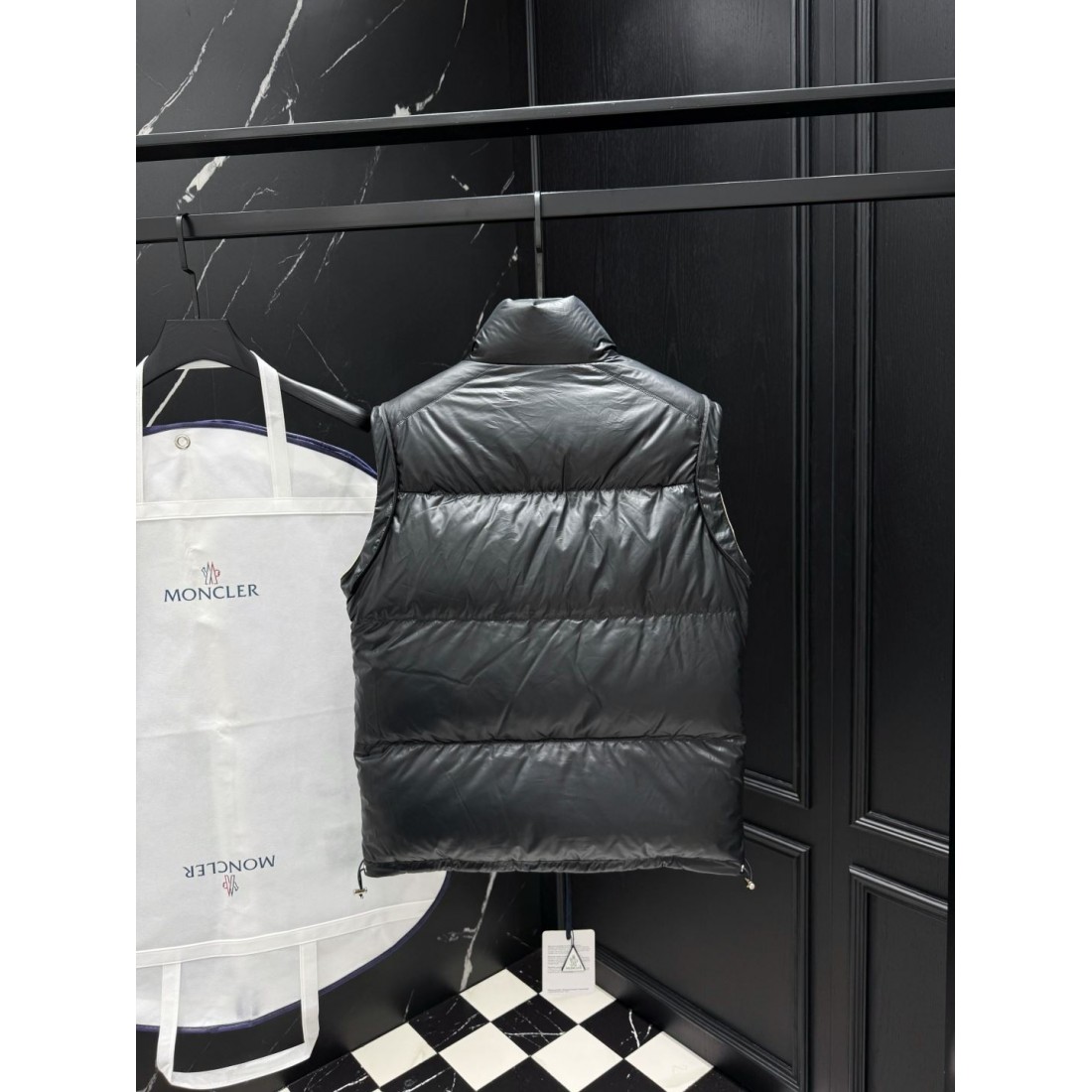着回し自在 モンクレール 激安 2WAYダウンジャケット MONCLER デタッチャブルスリーブ