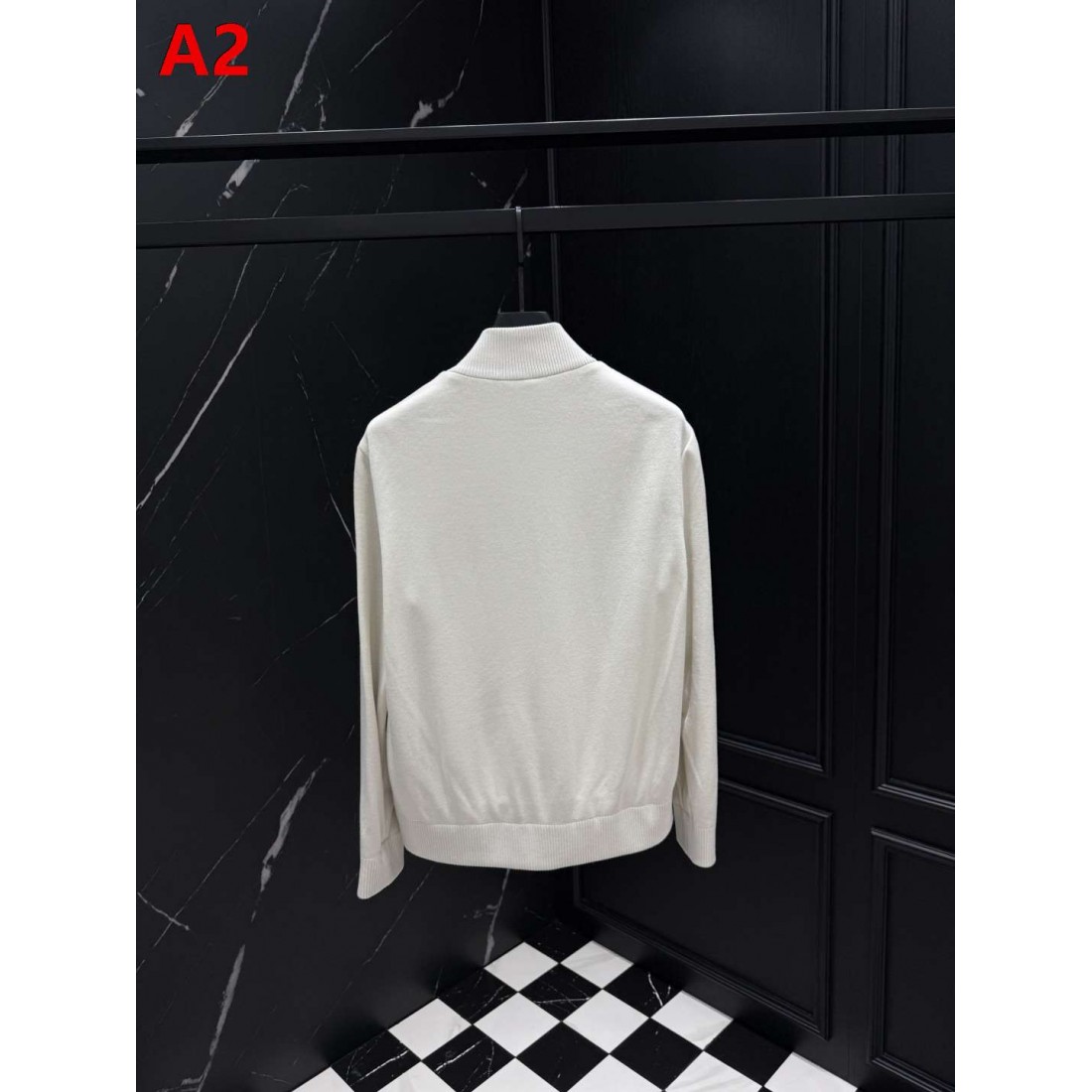 ブラック・アイボリー スタンドカラー MONCLER モンクレール コピー ダウンジャケット デイリーカジュアル