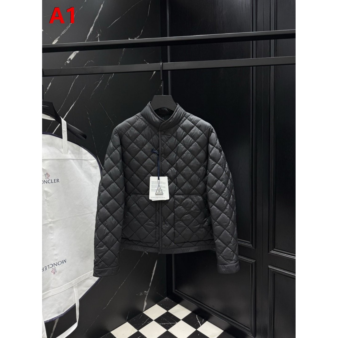 ブラック・アイボリー・ダークネイビー スタンドカラー MONCLER モンクレール コピー ダウンジャケット デイリーカジュアル