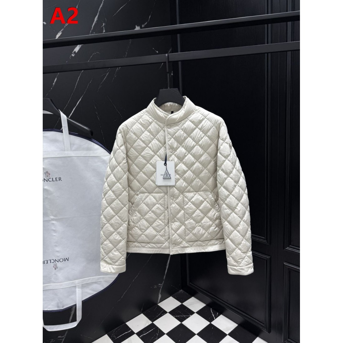 ブラック・アイボリー・ダークネイビー スタンドカラー MONCLER モンクレール コピー ダウンジャケット デイリーカジュアル