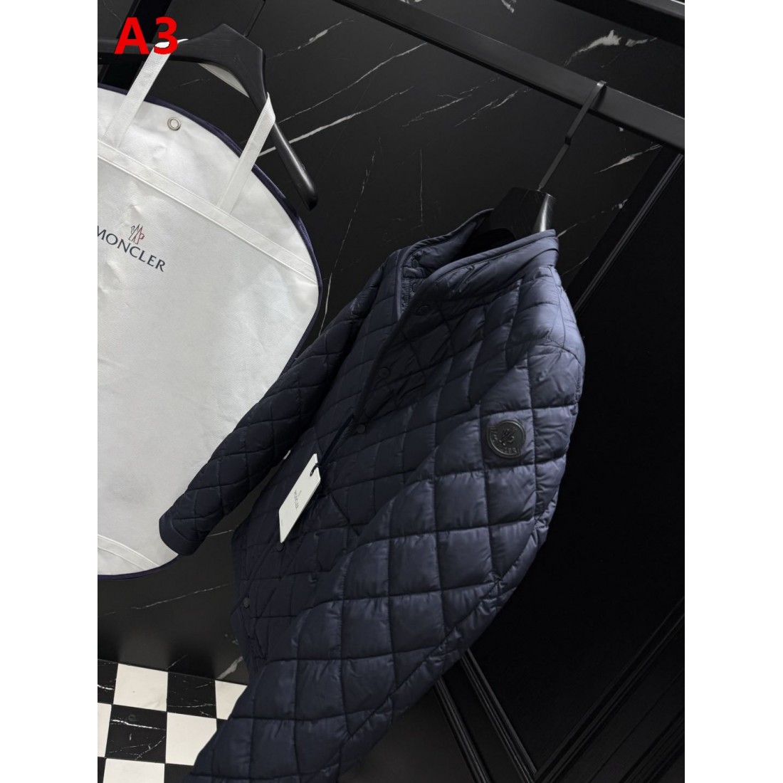 ブラック・アイボリー・ダークネイビー スタンドカラー MONCLER モンクレール コピー ダウンジャケット デイリーカジュアル