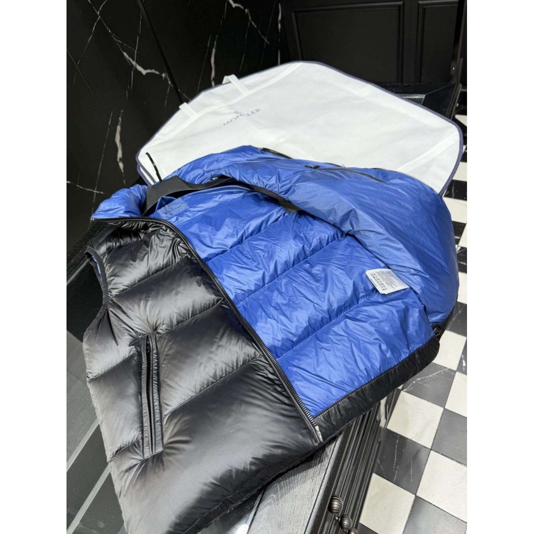 ショートフォルム ウィンタースポーツ MONCLER モンクレール コピー パファーベスト デイリーカジュアル