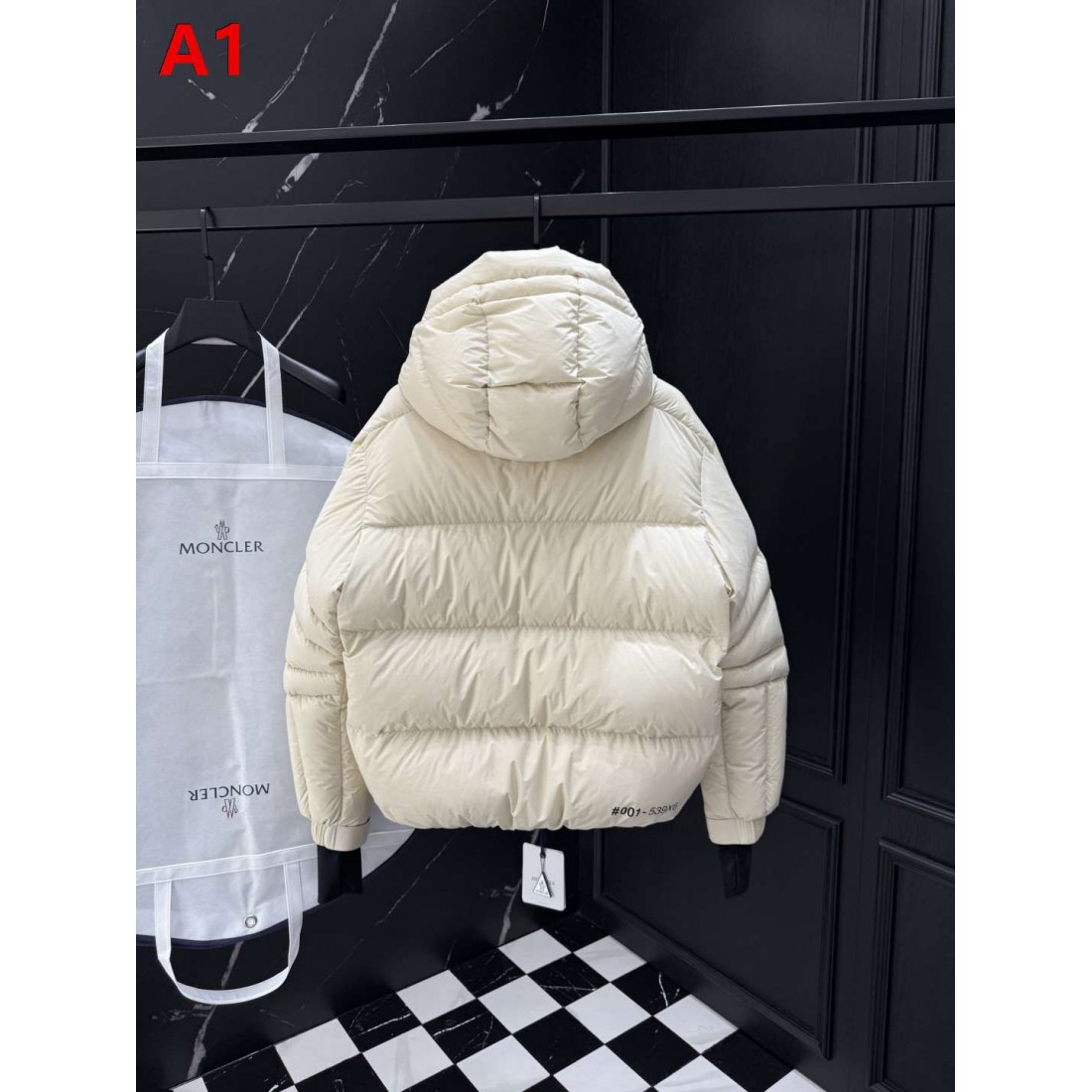 フード付き ジップポケット スポーティー仕様 MONCLER モンクレール コピー ダウンジャケット アーバンアウトドア