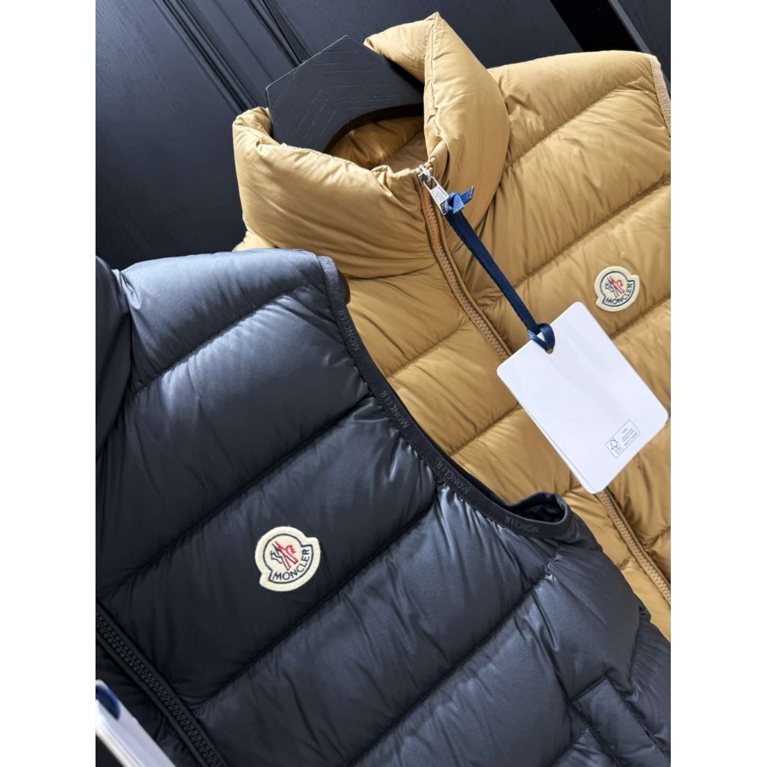 軽快レイヤード ショートシルエット MONCLER モンクレール コピー パファーベスト アーバンカジュアル