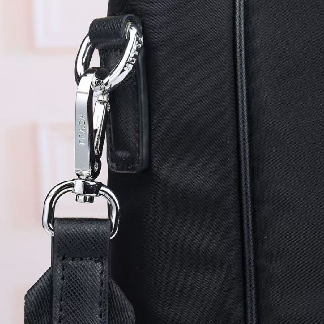 サイドジップポケット レザー調ハンドル PRADA プラダ コピー ビジネスバッグ ブラック オフィスワーク 書類携帯