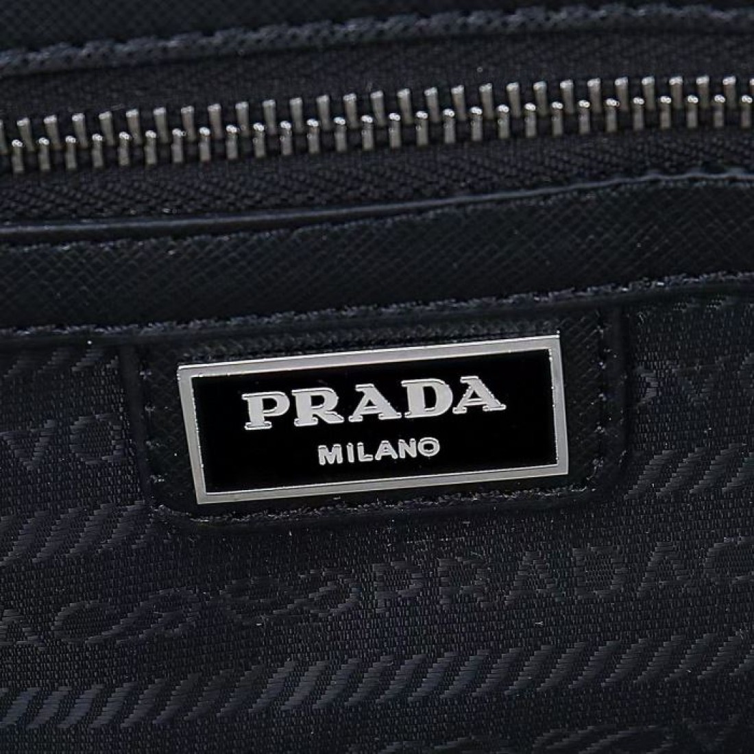サイドジップポケット レザー調ハンドル PRADA プラダ コピー ビジネスバッグ ブラック オフィスワーク 書類携帯