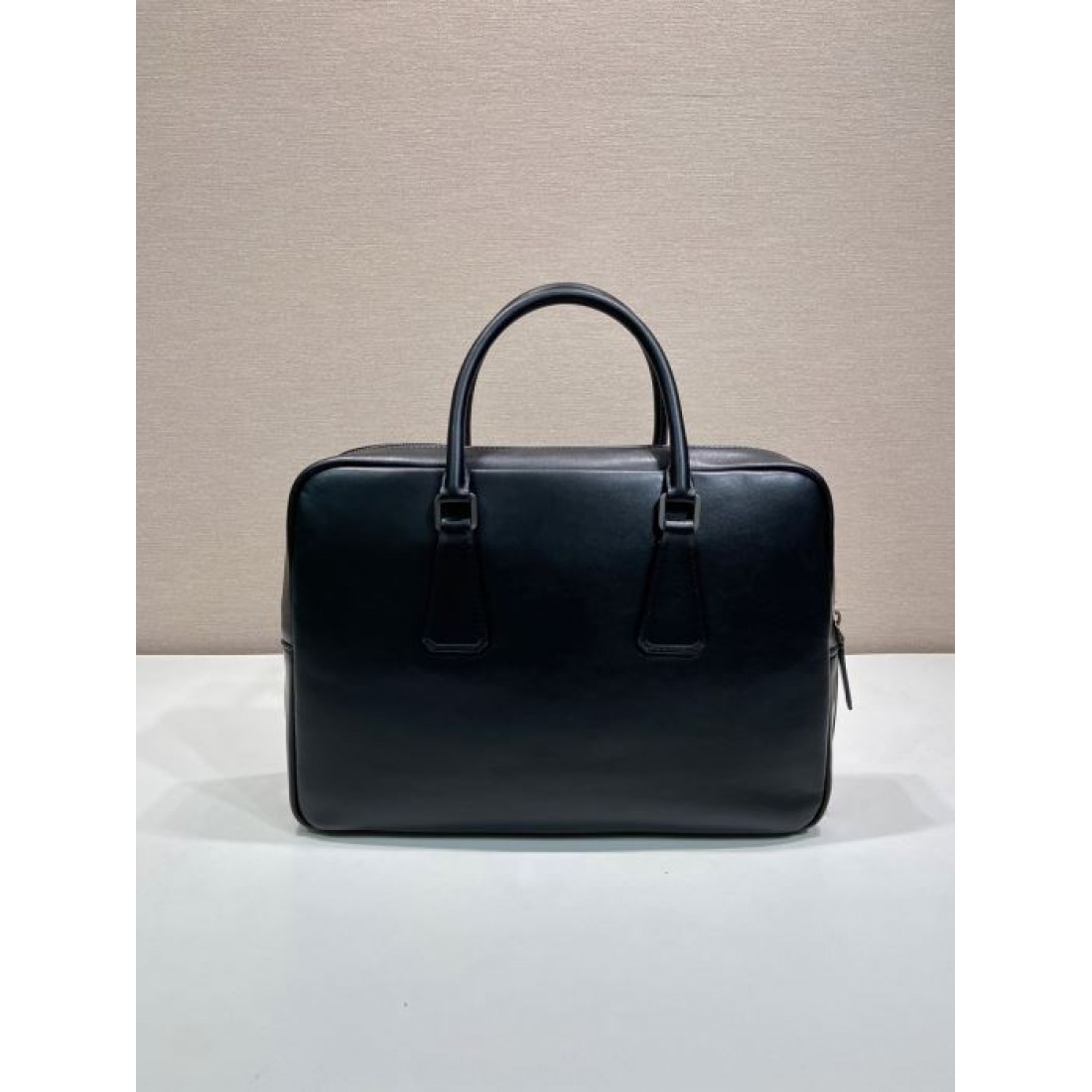 ネイビー ブラウン2色展開 スマートな横型設計 PRADA プラダ コピー ビジネスバッグ メンズ通勤 フォーマルスタイル