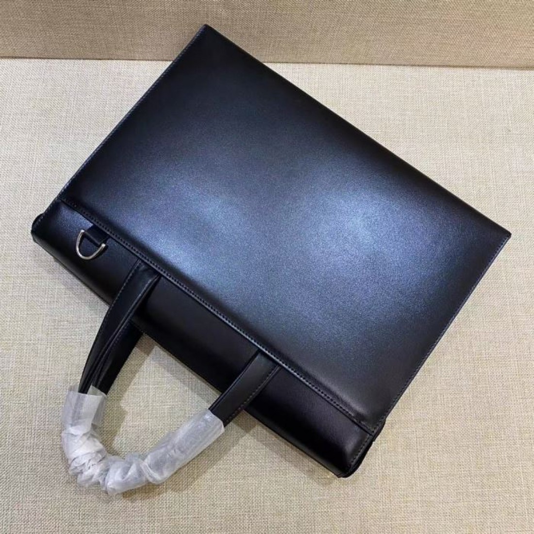 洗練レザー調 スリムデザイン PRADA プラダ コピー ハンドバッグ ブラック ブラウン 通勤出張 オフィススタイル