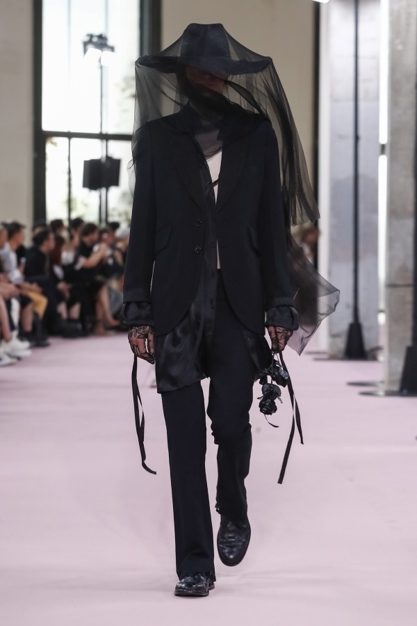 アン ドゥムルメステール  2019年春夏コレクション - 貴族の気品を纏う繊細なフォークロア｜写真1