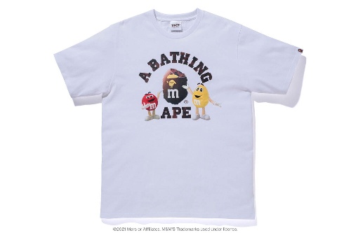 ベイプ X エムアンドエムズ カレッジ TEE (メンズ、レデイース) 8,800円(税込)