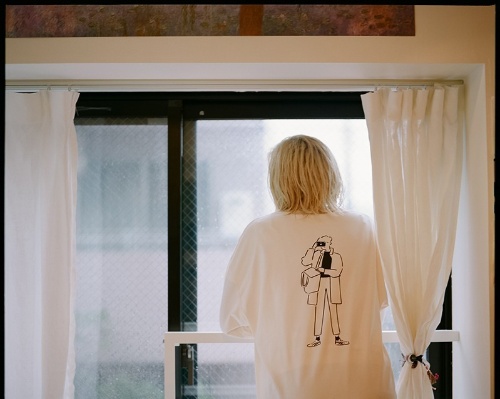 アシックス、イラストレーター長場雄のアートワークを刺繍したスニーカー＆パーカーなど｜写真3