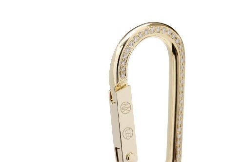 ユニフォーム エクスペリメント、18Kゴールド×ダイヤモンドのジュエリーカラビナ限定発売｜写真5