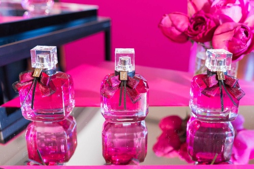 イヴサンローラン(Yves Saint Laurent) アンタンス｜写真1