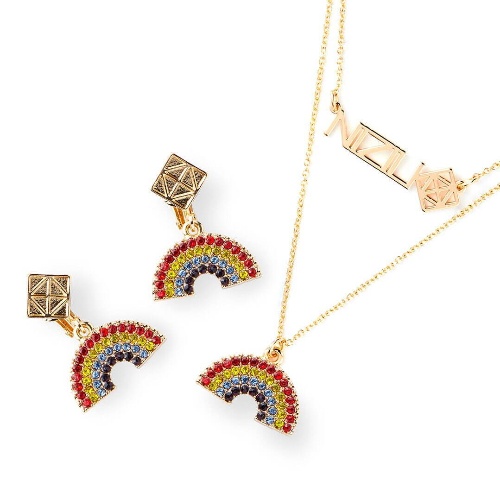 コラボイヤリング(クリップオン＆ピアス、両方展開) 1,299円(税込)、コラボネックレス 1,299円(税込)