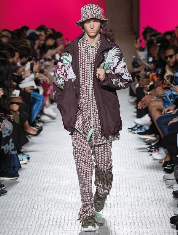 ヴァレンティノ 2019年春夏メンズコレクション - 新旧ロゴで構築するラグジュアリーストリート｜写真4