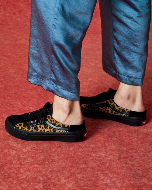 VANSからミュールタイプの新作“レオパード柄”オールドスクール、ローズバッド限定発売｜写真1