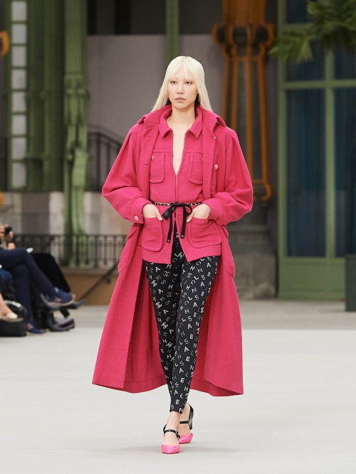 シャネル 2019/20年リゾート コレクション - 自由とエレガンスを追い求める冒険の旅｜写真17