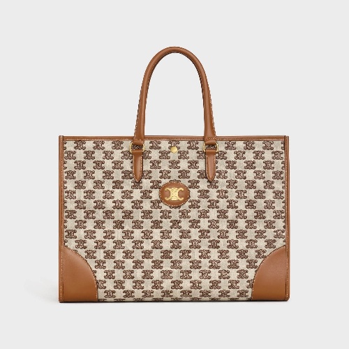 トリオンフ エンブロイダリー ホリゾンタル カバ(W43×H32×D15cm) 295,000円＋税
※予定価格