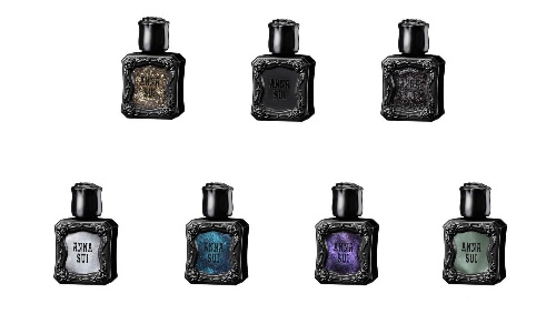 左から)ネイルカラー 020、021、022、023、108、211、911 各1,800円＋税