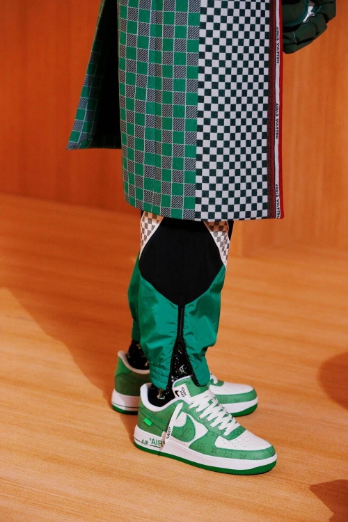 ルイヴィトン(LOUIS VUITTON), ナイキ(NIKE) エア フォース 1｜写真3