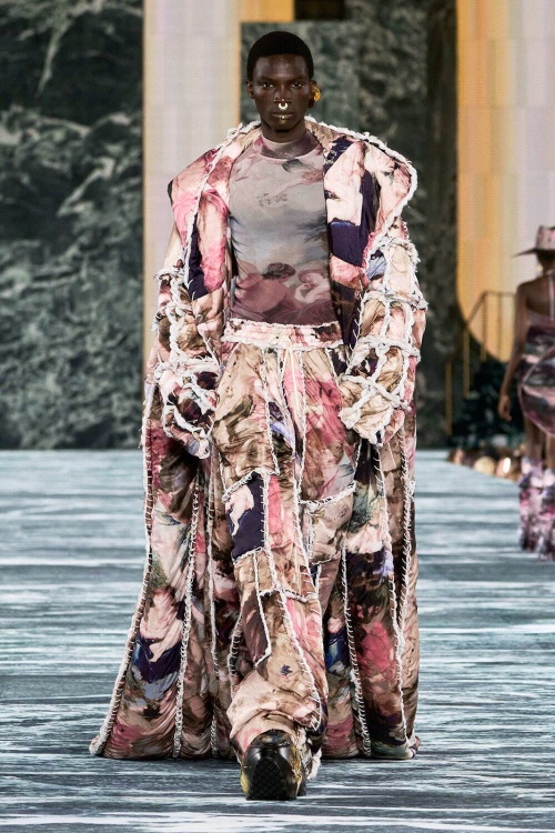 バルマン 2023年春夏メンズコレクション - “再生”をもたらす大胆さ、美しさ｜写真21