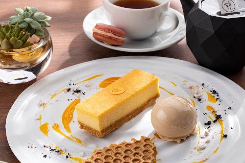 ピエールエルメパリ　ニューヨークチーズケーキ
ブランチコース ＋1,000円、アラカルト 2,000円＋税サービス料