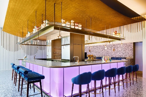 W 大阪×ピエールエルメパリのペストリーバー、“割烹料理”のような新感覚デザートコース｜写真1