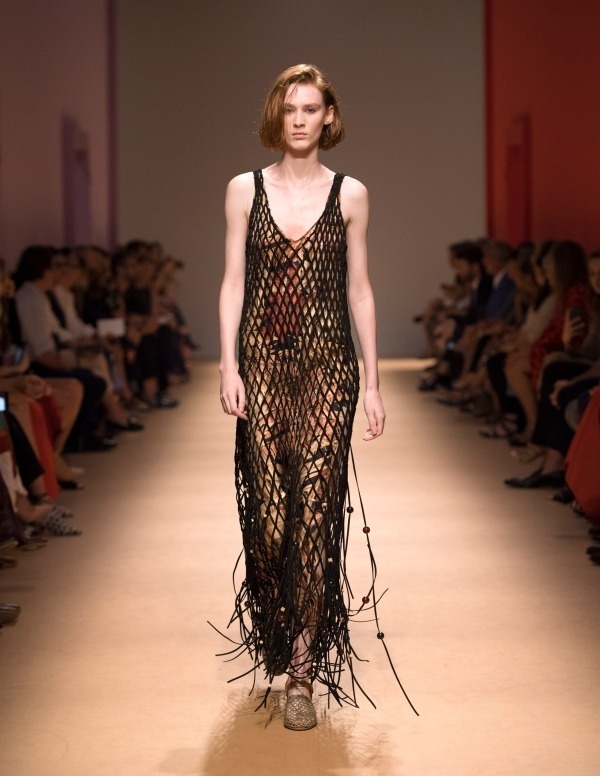 サルヴァトーレ フェラガモ 2019年春夏ウィメンズコレクション - ワークウェアをモダンに昇華｜写真26
