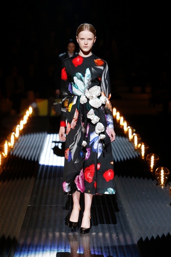 プラダ 2019年秋冬ウィメンズコレクション - フランケンシュタインと花嫁のロマンス｜写真11