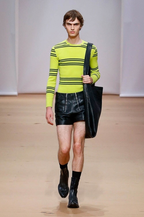 プラダ 2023年春夏メンズコレクション、“選択の表現”としてのファッション｜写真12