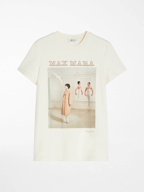 マックスマーラ“アートな新作Tシャツ”、アイコンコートを着た犬やクラシックバレエをモチーフに｜写真10
