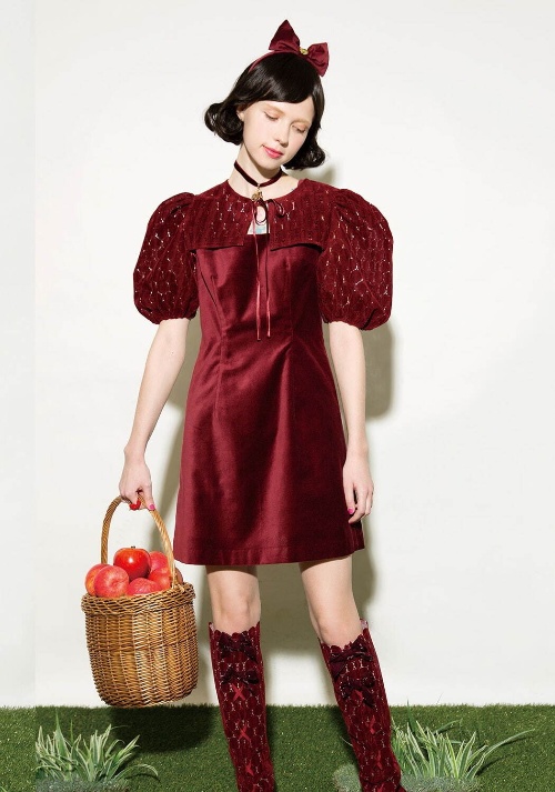 ジゼルセットアップドレス 32,780円
SNOW WHITE カチューシャ 5,720円
SNOW WHITE チョーカー 4,620円