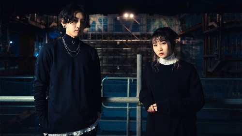 ユニクロ(UNIQLO) UT 夜に駆ける 群青 三原色｜写真3
