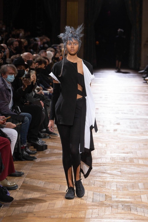 ヨウジヤマモト(Yohji Yamamoto) 黒｜写真19
