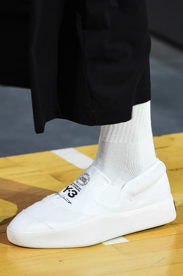 Y-3 2018年春夏コレクション - リラックスウェアに3本線の存在感を｜写真62